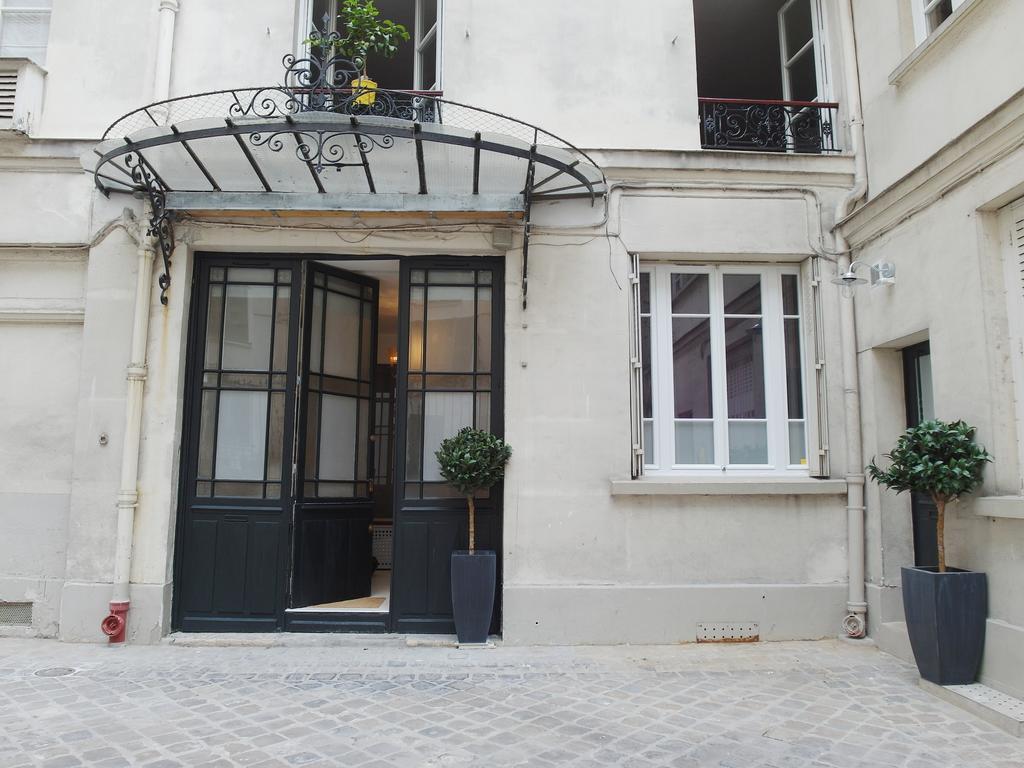 Saint Germain Cosy Chicsuites Paris Rum bild