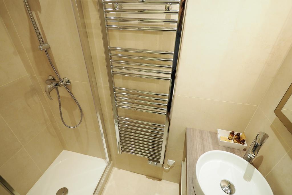 Saint Germain Cosy Chicsuites Paris Rum bild